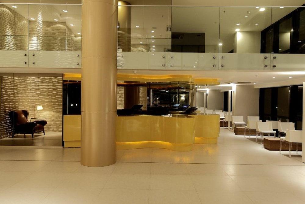 Meridiano Hotel Maceió Buitenkant foto The lobby of the hotel